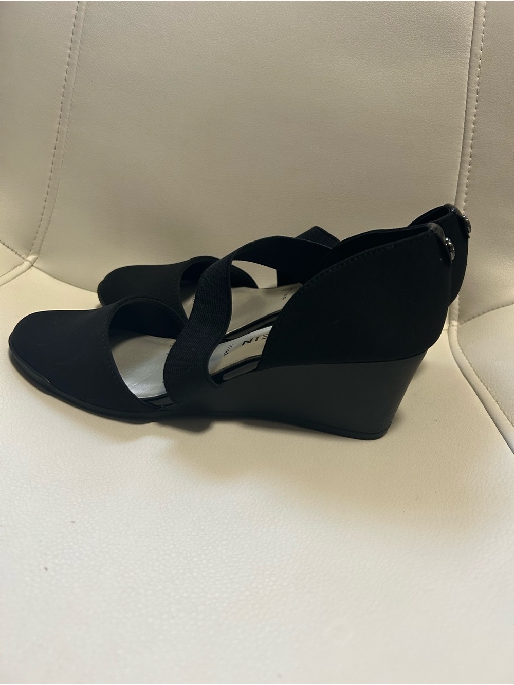 Anne Klein Black Wedge Sandals with Crisscross Straps - Women's 6.5